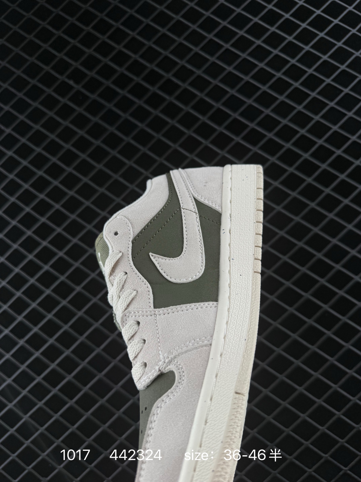 Nike Wmns Air Jordan 1 Low GS”Team Gold“